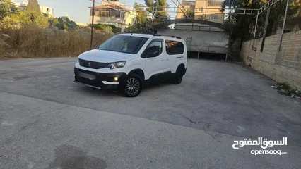  4 بيجو ريفتر 2023 رخصة ترخيص وتامين ل شهر 6/2026 تامين شامل  امكانية البيع دفعة وشكات مش ناقصها اشي فل