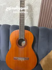  9 guitar classical yamaha c70 جيتار كلاسيكال    نوع ياماها احترافي شبه جديد مع اوتارو الاصلية