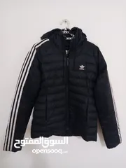  21 جاكيت شبابي اديداس سبورت adidas sport اصلي  100% مستعمل بحالة ممتازة . صنع في بنغلاديش  مقاس ميديوم