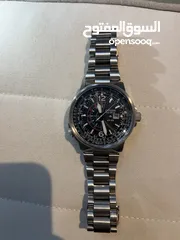  1 ساعات سيتيزن استعمال خفيف جدا بحاله ممتازه