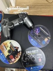  1 جهاز ps4 ممتاز مستعمل مع يد التحكم و ثلاثه اشرطه