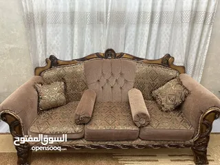  5 طقم كنب 9 مقاعد مستعمل بحالة جيدة + طقم طاولات سوكريت