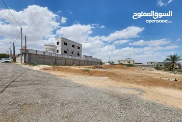  2 ارض في شارع عمان بموقع مميزة للغاية في أريحا