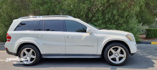  1 The title of luxury in the Mercedes class is the 2009 Mercedes-Benz GL 500 with its full specificati