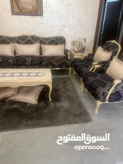  1 طقم ضيوف فرنسي 8 مقاعد للبيع بحاله ممتازه مع طاولات رخام