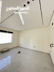  9 شقق جديده طريق المطار  ضاحيه الأمير علي  بالقرب بيت المقدس تشطيب سوبر ديلوكس يوجد ثالث مع روف