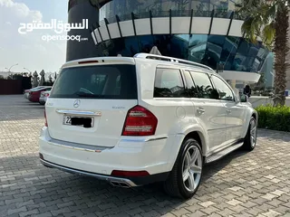  4 Mercedes Benz GL500