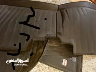  10 ارضيات سيارات للبيع  للبيع  في عمان
