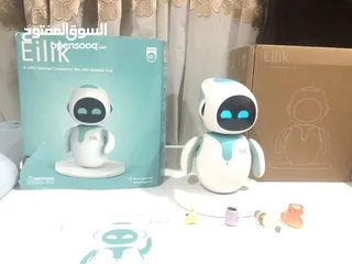  3 روبوت ايليك ذكي يتفاعل مع اللمس تفاعلاته كثيره جدا وممتعه وايليك عنده مشاعر يفرح.يزعل.يعصب.