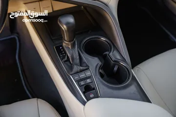 26 Toyota Camry GLE Hybrid 2019  تويوتا كامري GLE هايبرد  فل كامل مع فتحه