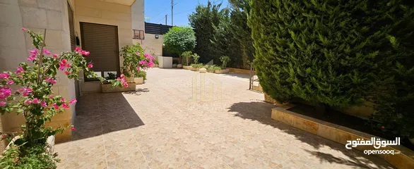  1 بمواصفات فلل شقة أرضية 400م مع حديقة 300م في أرقى مناطق دير غبار بتشطيبات راقيه/ ref 7070