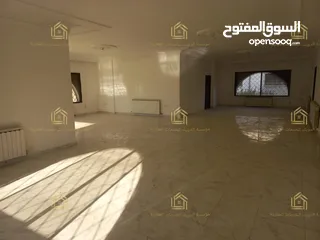  26 شقة ارضية من فيلا مع ترسات خلدا