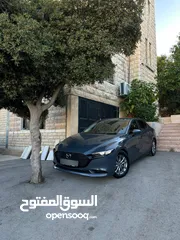  1 مازدا 3 بحالة الوكالة للبيع