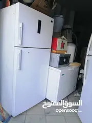  18 فريزرات عامود وفريزرات بطح وثلاجات عدة أحجام وافران وغسالات