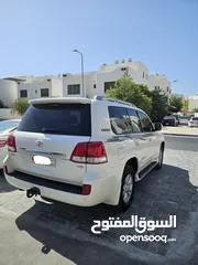  1 تويوتا لاندكروزر GXR V8 2011Toyota Land cruiser