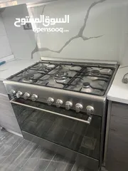  4 غاز + فرن Thomson كبير 90 سم، شغال ممتاز للبيع