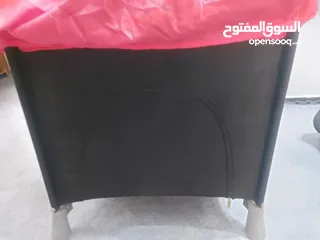  4 سرير بيبي اصلي براند جونيورز مع شنته للسرير من السعوديه