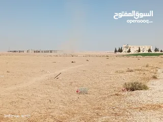  4 ارض للبيع 810متر بعد جسر المطار مقابل محطة المناصير منطقة شاليهات