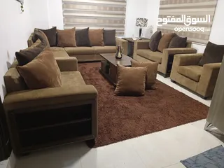  8 كورنر حجم كبير