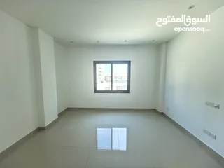  8 للايجار شقه سكنية نظيفة جدا مع التكييف .مكونة من.  غرفتين صالة ومطبخ  وحمامين موقع ممتاز