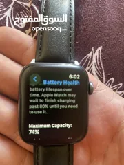  4 Series 6 / 44mm ما فيها اي عطل ولا خدوش الساعه ممتازه جدا  معها 3 كستك كل التفاصيل موجوده بالصور