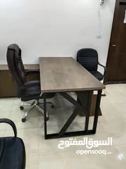  21 مكاتب مميزة  ارجل معدنية