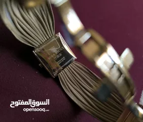  6 ساعه نينا ريتشي مطليه ذهب مميزه جدا