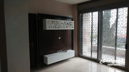  9 قطعة ارض 716م2 عليها عمارة اربعة طوابق وقبو في الصويفية