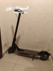  2 سكوتر كهربائي بحالة ممتازة E-Scooter