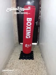  1 كيس ملاكمة مستعمل بحالة جيدة