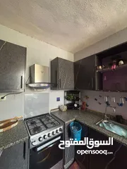  12 شقه في جبل الويبده اطلاله فندقيه تم تخفيض للسعر بداعي السفر