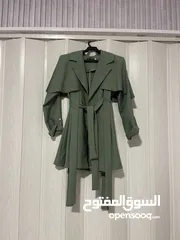  2 بلايزر نسائي أنيق بلون أخضر زيتوني تصميم كلاسيكي بحزام خصر لإطلالة راقية تناسب العمل والمناسبات