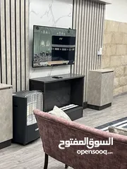  21 شقة +VIP مفروشة فندقية ارضية كبيرة مميزة عائلات فقط ثلاث غرف نوم وحديقة قرب دوار المدينة والشميساني