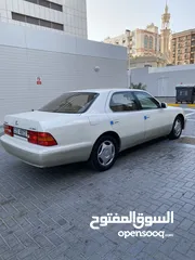  6 لكزس LS 400 للبيع