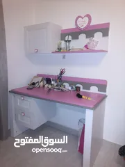  1 queen size bed plus study desk and surprise gifts سرير وطاولة مذاكرة مع هدايا ستاير ومات