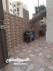  2 منزل مكون من 3 طوابق في أجمل مناطق حي عدن في جبل النصر للبيع