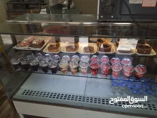  4 ثلاجة عرض ممتازه للبيع وتبريد ممتاز شغاله وما ناقصها شي ممتازه لا تحتاج صيانة