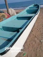  1 قارب للبيع 23 قدم بدون ملكيه قارب نظيف ما عليه كلام مطلوب 400 ريال مع ملكيه ب 460