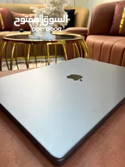  1 MacBook Pro 16" 2023