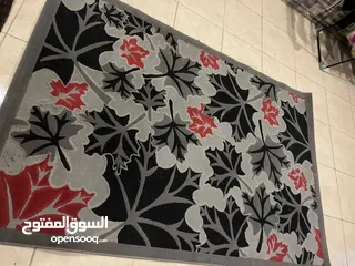  1 سجادة صوف بنقشة عاليه