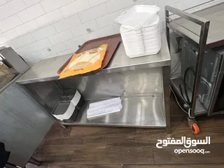  6 عدة مطعم وشاورما جاهزة للبيع شبه جديدة مع كفالتها