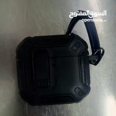  3 ايربودز 4 للبيع اصليه 100٪ مع المعاينه