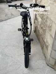  3 بسكليت كهرباء بصلاة ع النبي ناقصو شوفيرو