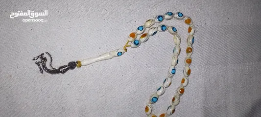  3 مسبحه عضم عاج مطعم فضه والحجار ثانيه ما بعرف فيروزي وكهرب او شي ثاني
