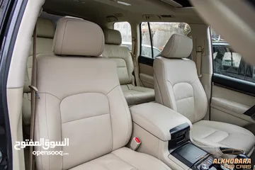  9 Toyota Land Cruiser 2021 Gx-r Grand Touring   السيارة وارد الشركة و قطعت مسافة 51,000 كم فقط