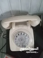  2 هواتف انتيك قرص