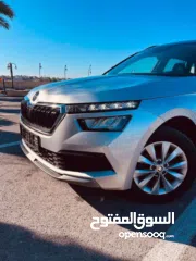  3 سياره سكودا كميك للبيع لون رمادي