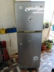  1 ثلاجة 200L ممتازة بسعر البلاش