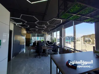  5 مكتب طابق ثاني بواجهات زجاجية للايجار في ضاحية الامير راشد مساحة 160م