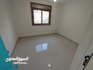  17 شقه مع حديقه للبيع